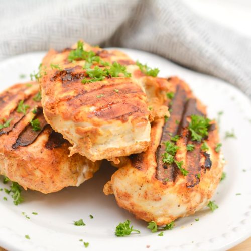 Diabetic-Friendly Tandoori Chicken A diabetic friendly tandoori chicken arrangement on a plate.